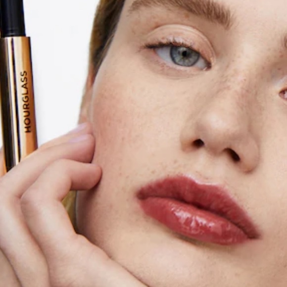 Hourglass Makeup Hourglassphantom Volumizing Glossy Lip Balm Color